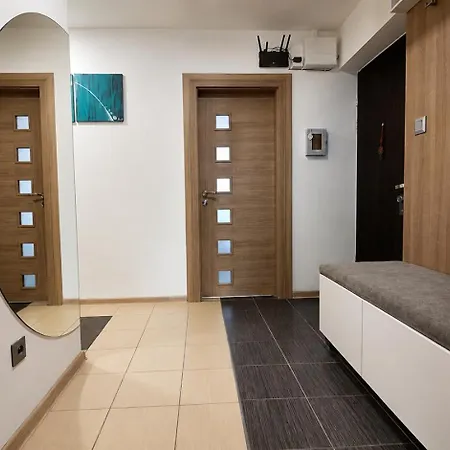 Bytca Central Apartment דירה