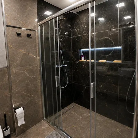 דירה Bytca Central Apartment
